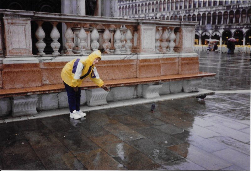 199803xx - 016 Venice, Florence, Rome Pam.jpg